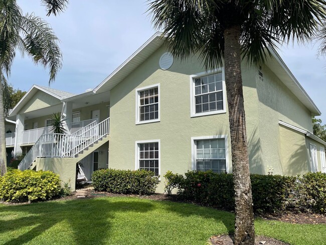 Primary Photo - ANNUAL RENTAL - 2ND FLOOR LAKE VIEW 2 BED ...