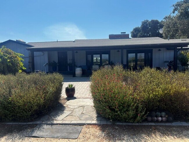 Building Photo - 1701 Calzada Ave