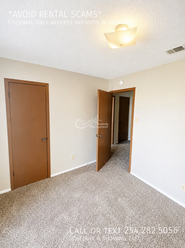 Building Photo - 3704 Saratoga-