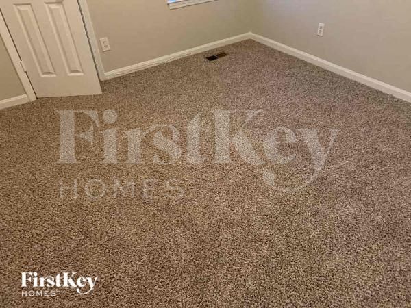 Building Photo - 6140 Littleton Dr