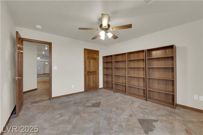 Building Photo - 1.2 Acres with Indoor & Outdoor RV Parking!!!!