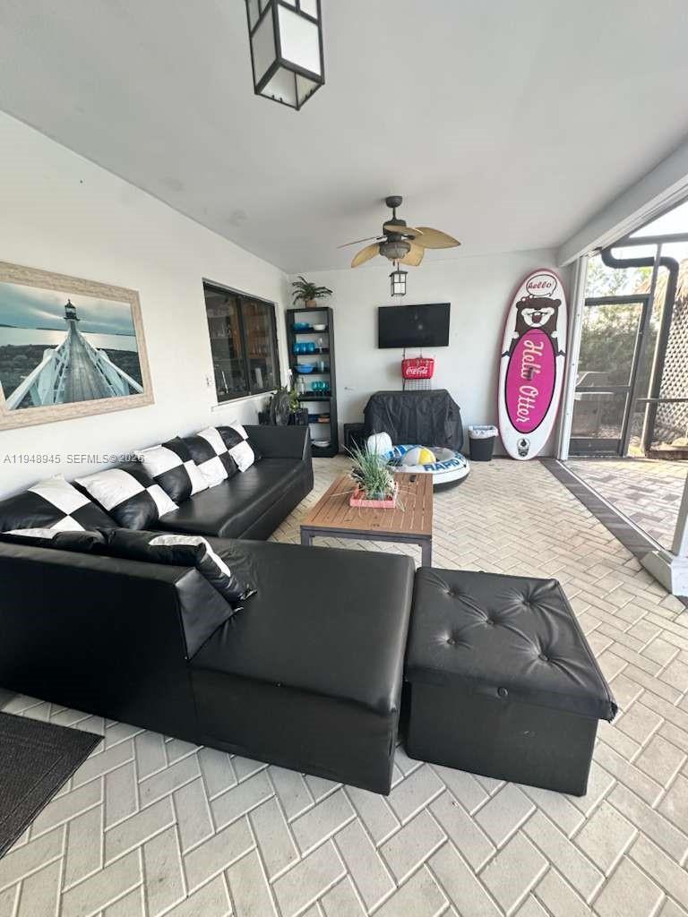 Building Photo - 2827 McKinley St