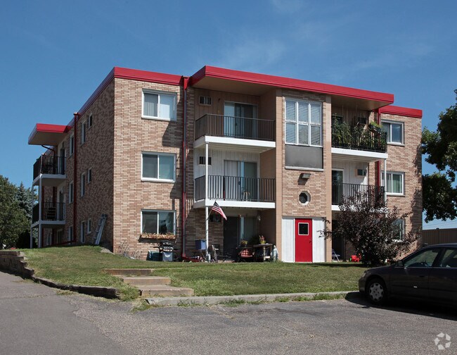 Building Photo - Hilltop Apartments