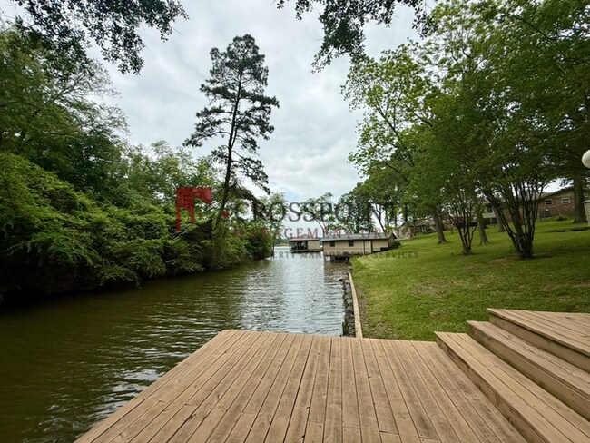 Building Photo - Waterfront 2 Bedroom, 2.5 Bathroom Home!