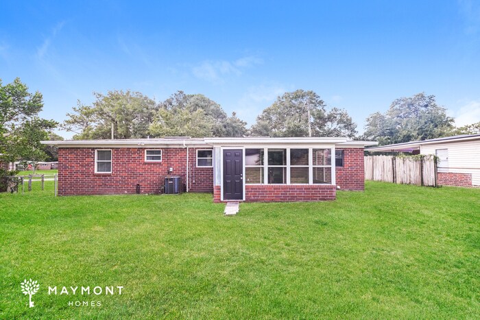 Building Photo - 6037 Green Hill Ln