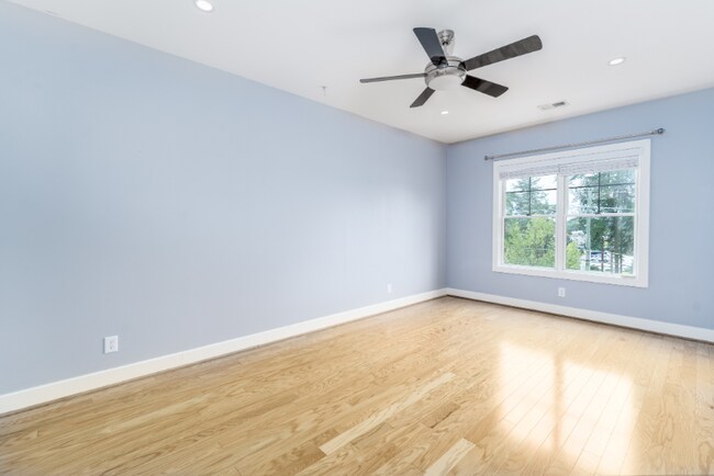 Building Photo - 2920 Martinsville Rd St