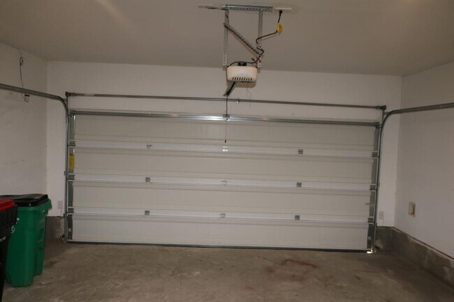 Building Photo - 18527 Gold Holw Ct