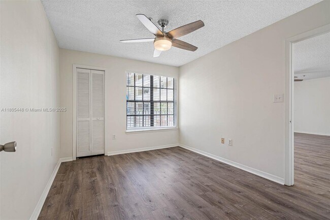 Building Photo - 1000 W Horatio St