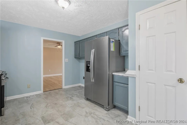 Building Photo - 929 Hollydale Ln