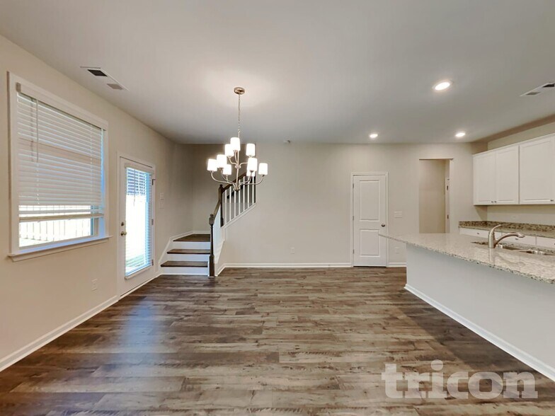 Building Photo - 200 Chapelcrest Ln