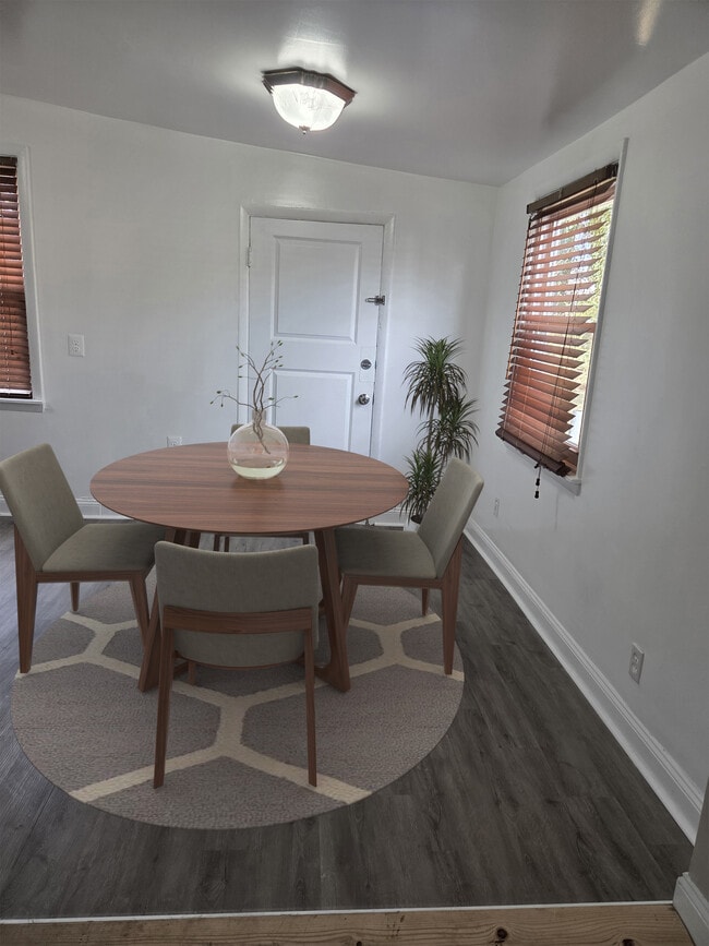 Building Photo - 1010 58th Ave