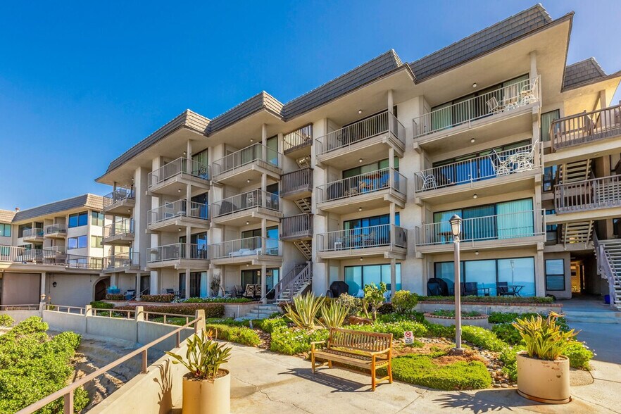Building Photo - 145 S Shore Dr