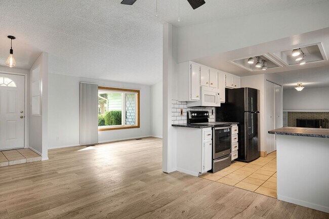 Building Photo - Charming 3-Bedroom Home in West Boise – Sp...