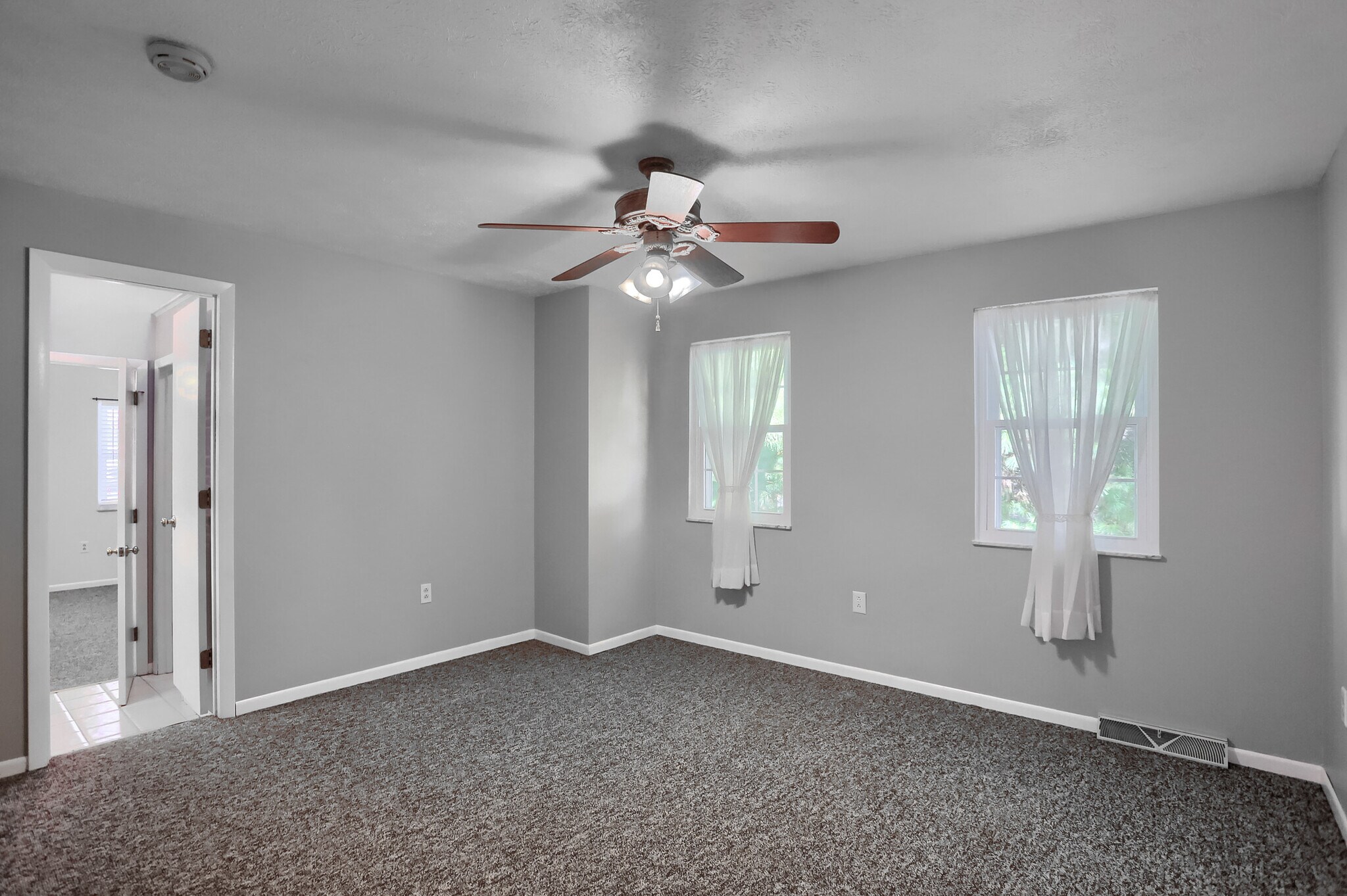 Building Photo - 2624 Hunters Point Dr