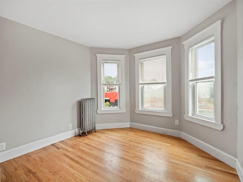 Building Photo - 40 Ripley Rd