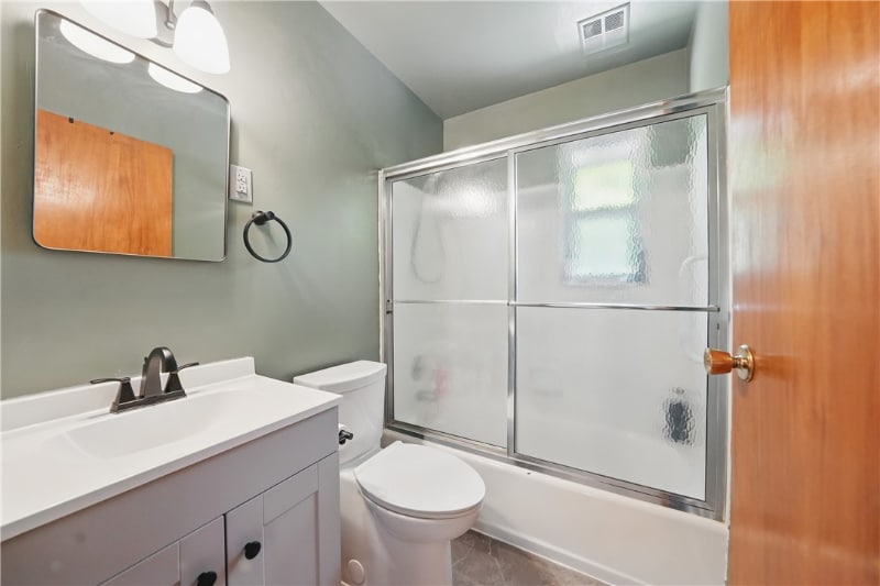 Building Photo - 155 W View Ave