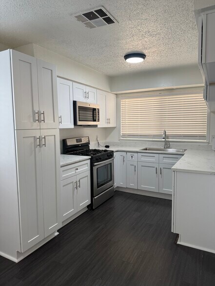 Building Photo - 12306 Hickorystick Cv