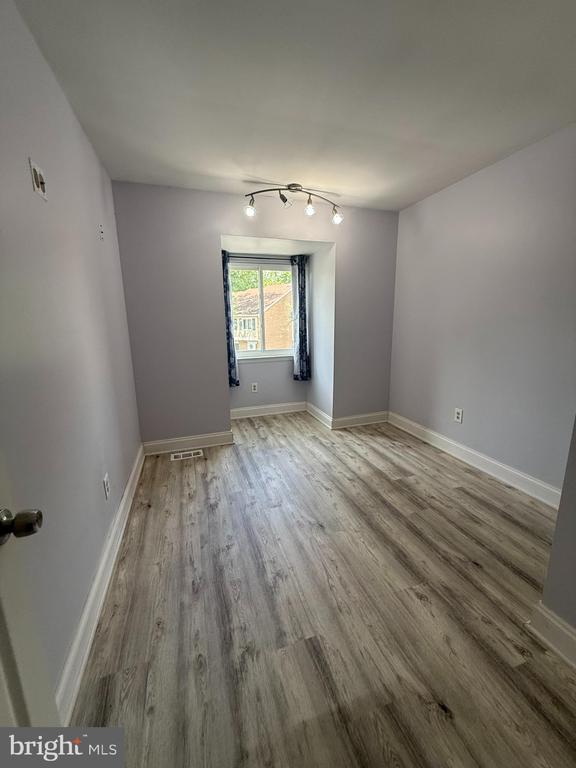 Building Photo - 1080 Pendleton Ct