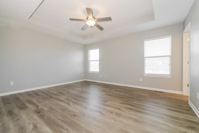 Building Photo - Fantastic 4bd/3ba home! Coming soon!