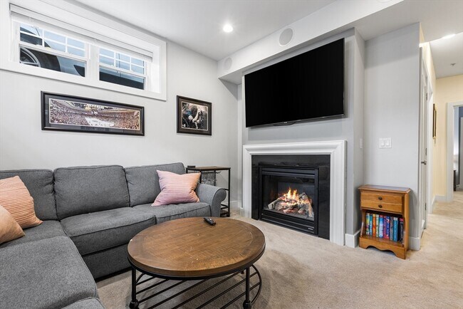 Building Photo - 170 W Fifth St