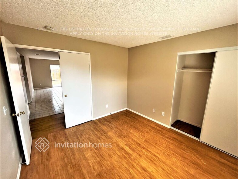 Building Photo - 12388 Via De Palmas Dr