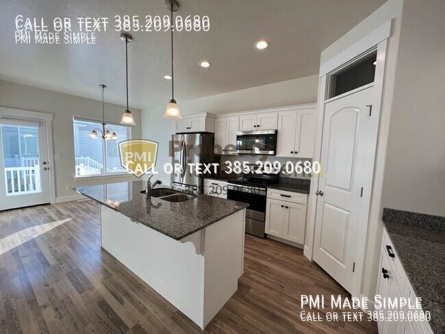 Building Photo - 291 W 590 N