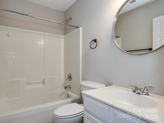 Building Photo - 14930 Ballantyne Village Way