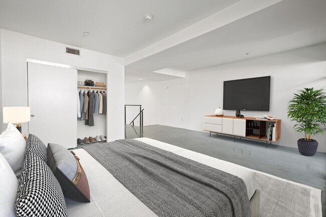 Building Photo - 4111 W Sunset Blvd