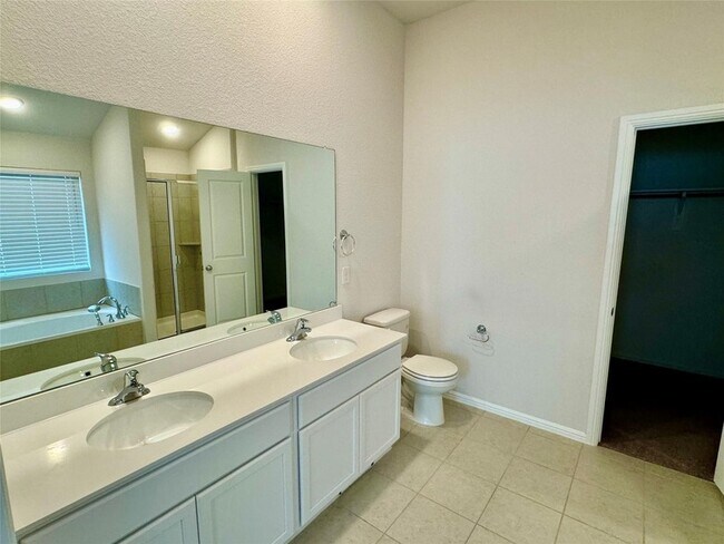 Building Photo - 6122 Heron Dr