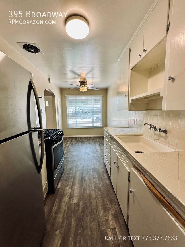 Building Photo - 395 Broadway-