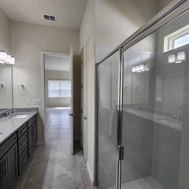 Building Photo - 15381 Willow Ridge Dr