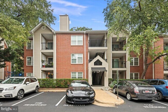 Building Photo - 3303 Wyndham Cir