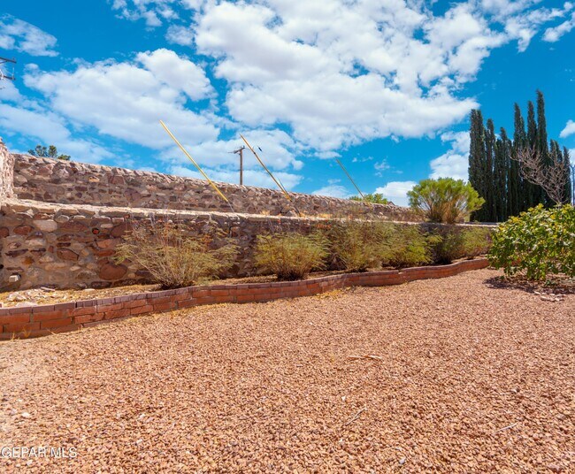 Building Photo - 7324 Canyon Run Dr