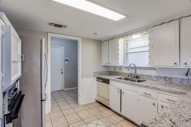 Building Photo - 7713 Songbird Ln