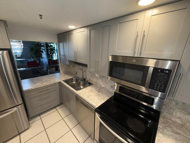 Building Photo - 2788 Tennis Club Dr