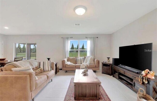 Building Photo - 9079 Royal River Cir