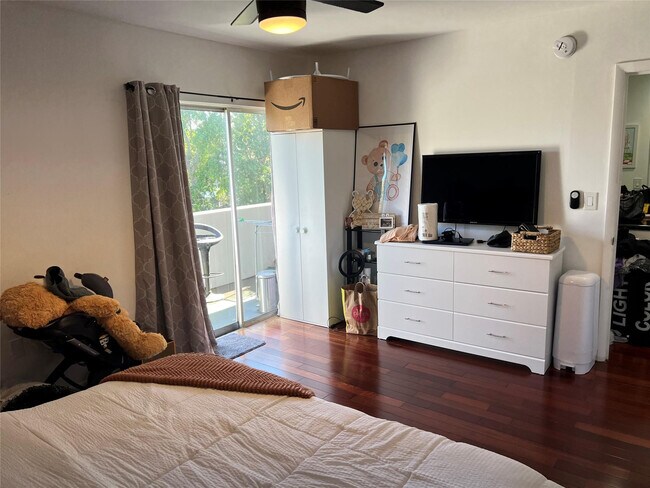 Building Photo - 1975 NE 135th St