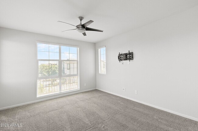 Building Photo - 130 N Bay Dr