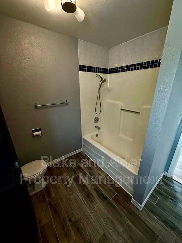 Building Photo - 1331 Westbrook Dr NW