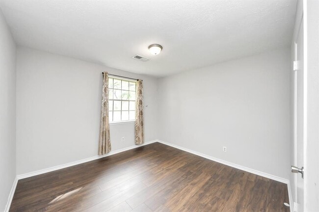 Building Photo - 15135 Chipman Ln.