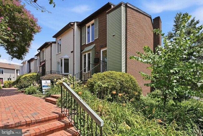 Building Photo - 975 S Taylor St