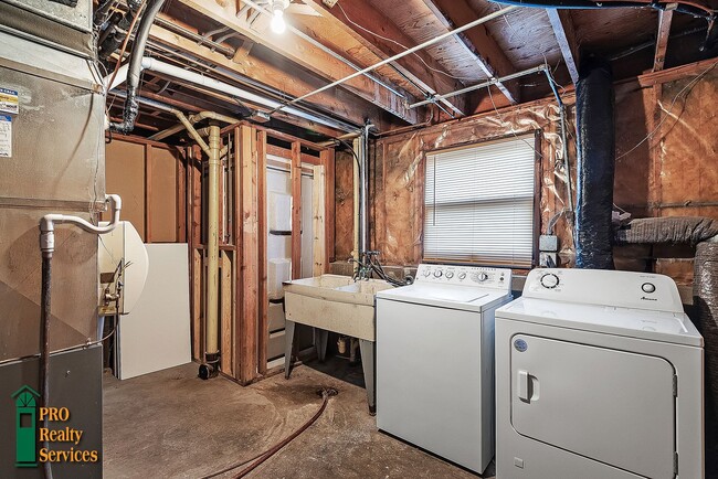 Building Photo - 4 Bedroom Home in Brooklyn Center