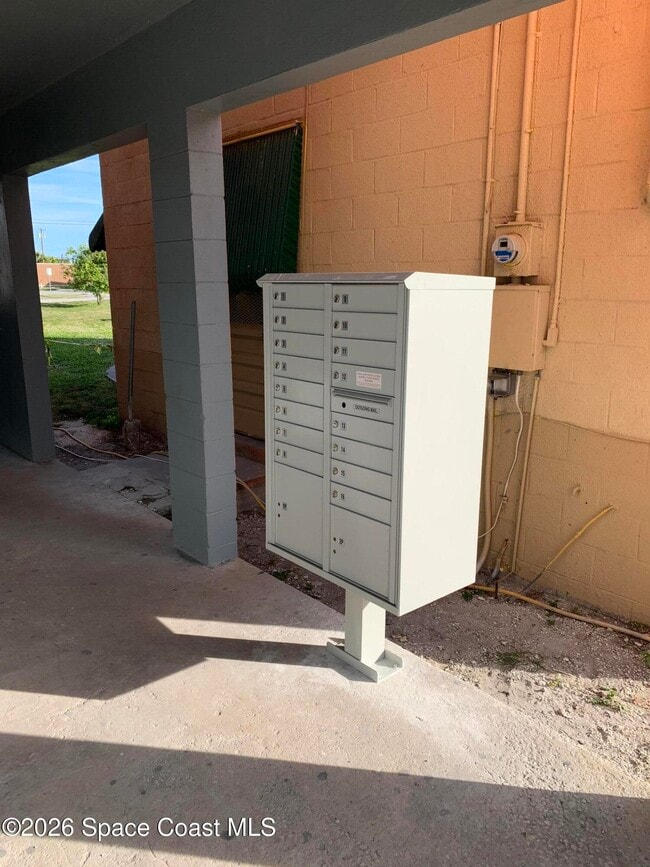 Building Photo - 2421 Stone St