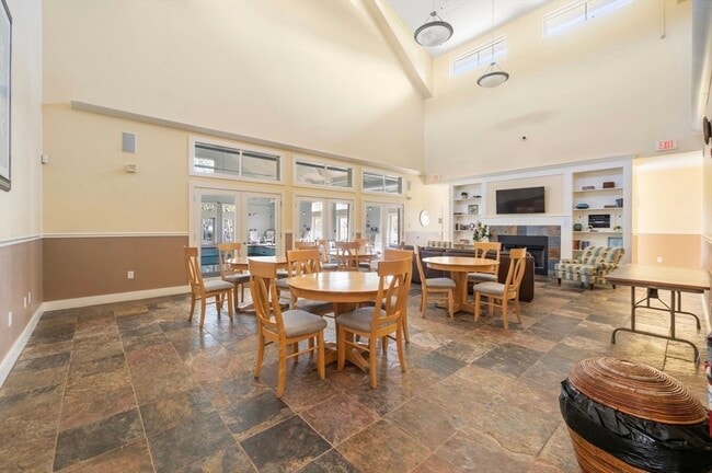 Building Photo - 3 Harvest Dr