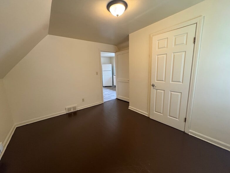 Building Photo - 1729 Stark Ave SW