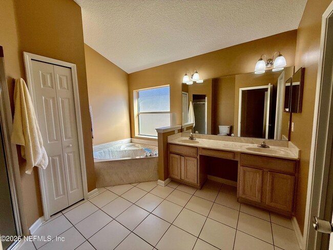 Building Photo - 708 Sharon Ct