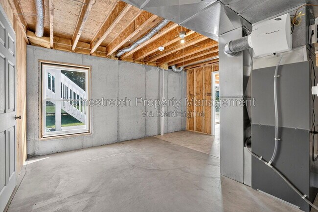 Building Photo - 6910 Emmons Dr