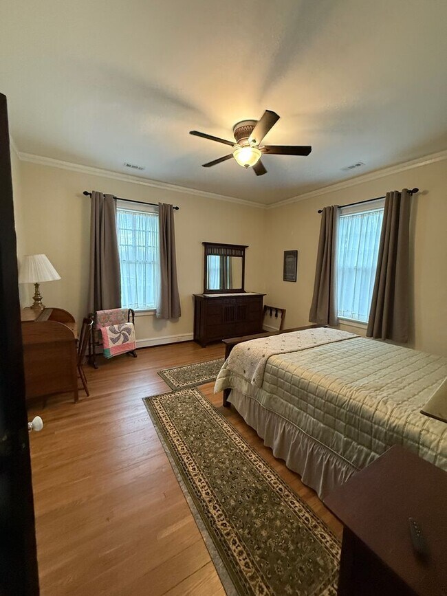 Building Photo - 2021 Rivermont Ave