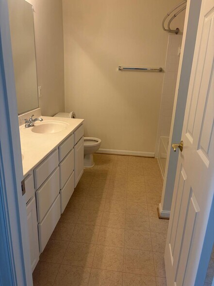 Building Photo - 43725 Clear Lake Sq