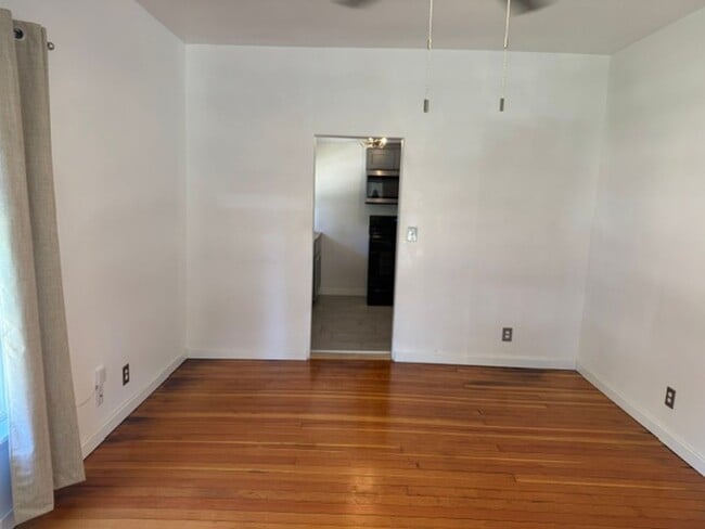 Building Photo - 819 Taylor St